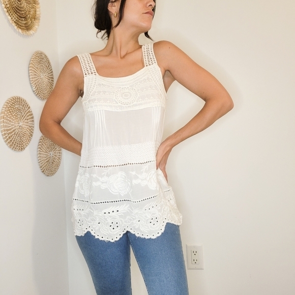 Solitaire Tops - Solitaire Women White Sleeveless Blouse S Square Neck Embroidered detail!